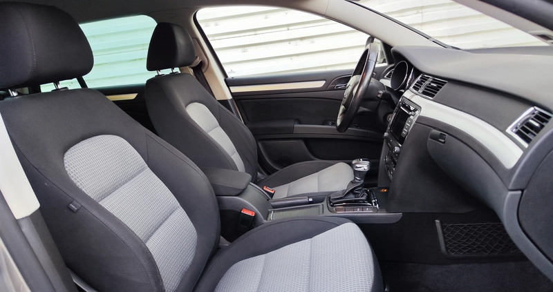 Skoda Superb cena 29900 przebieg: 248000, rok produkcji 2010 z Szczecin małe 596